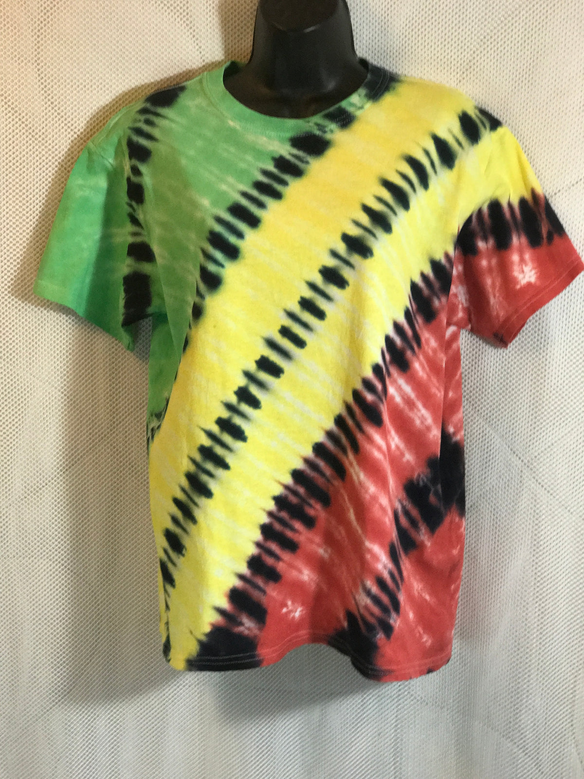 Youth XL Green Yellow Red and Black Diagonal Stripe #1364