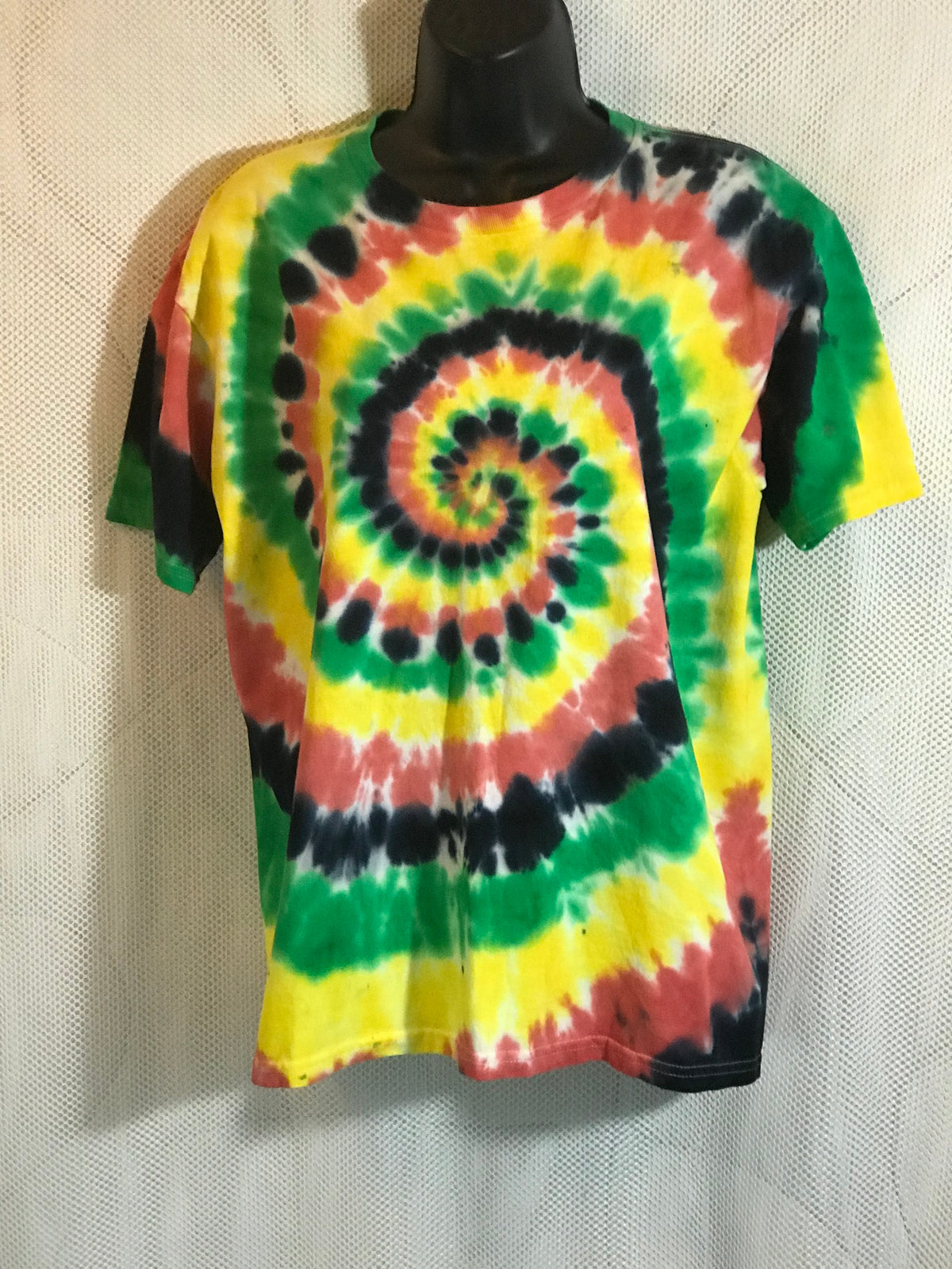 Youth XL Red Green Yellow and Black Spiral #1365