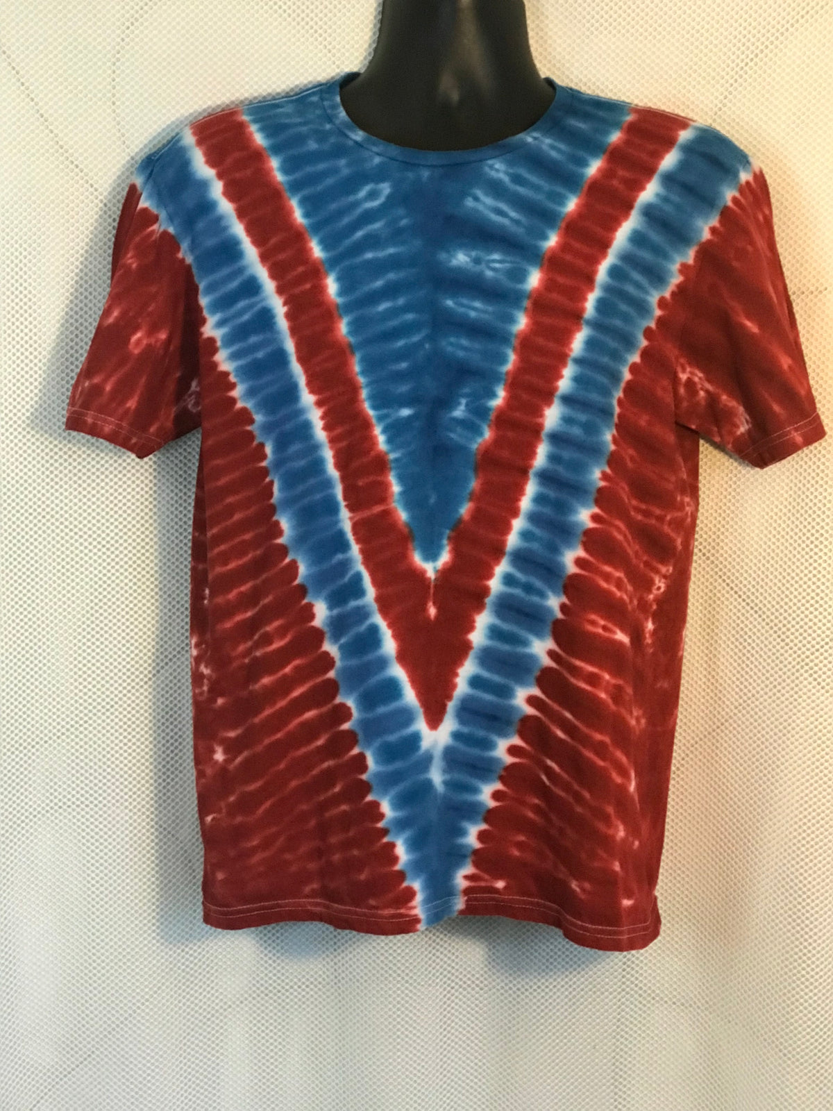 Adult Medium Red and Blue V #254