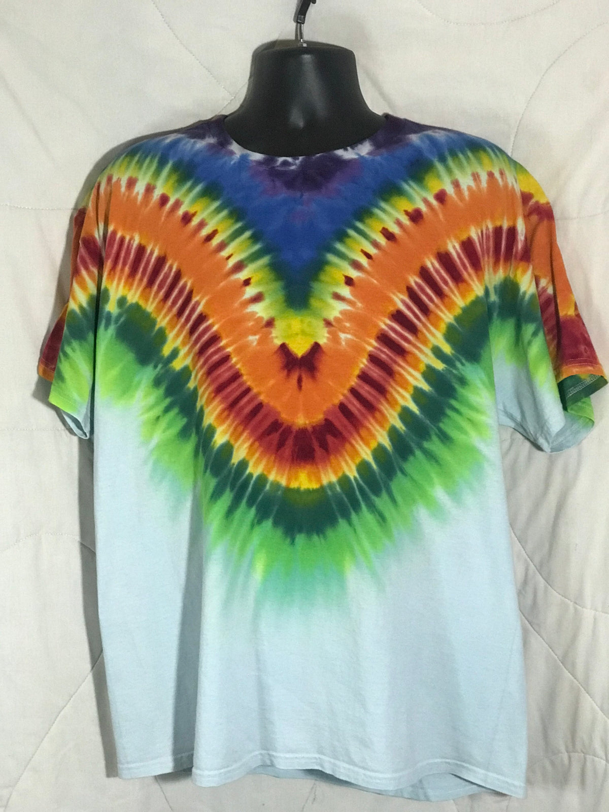 Adult XL Rainbow V on White #642