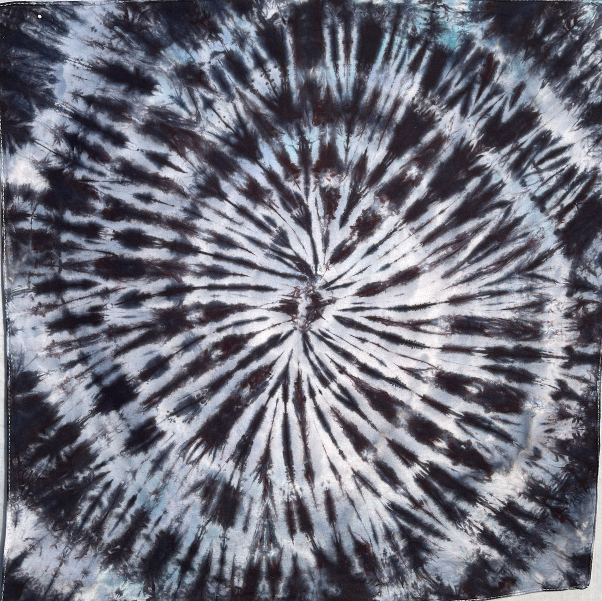 Bandana 22" x 22" Black Gray Spiral BA #019