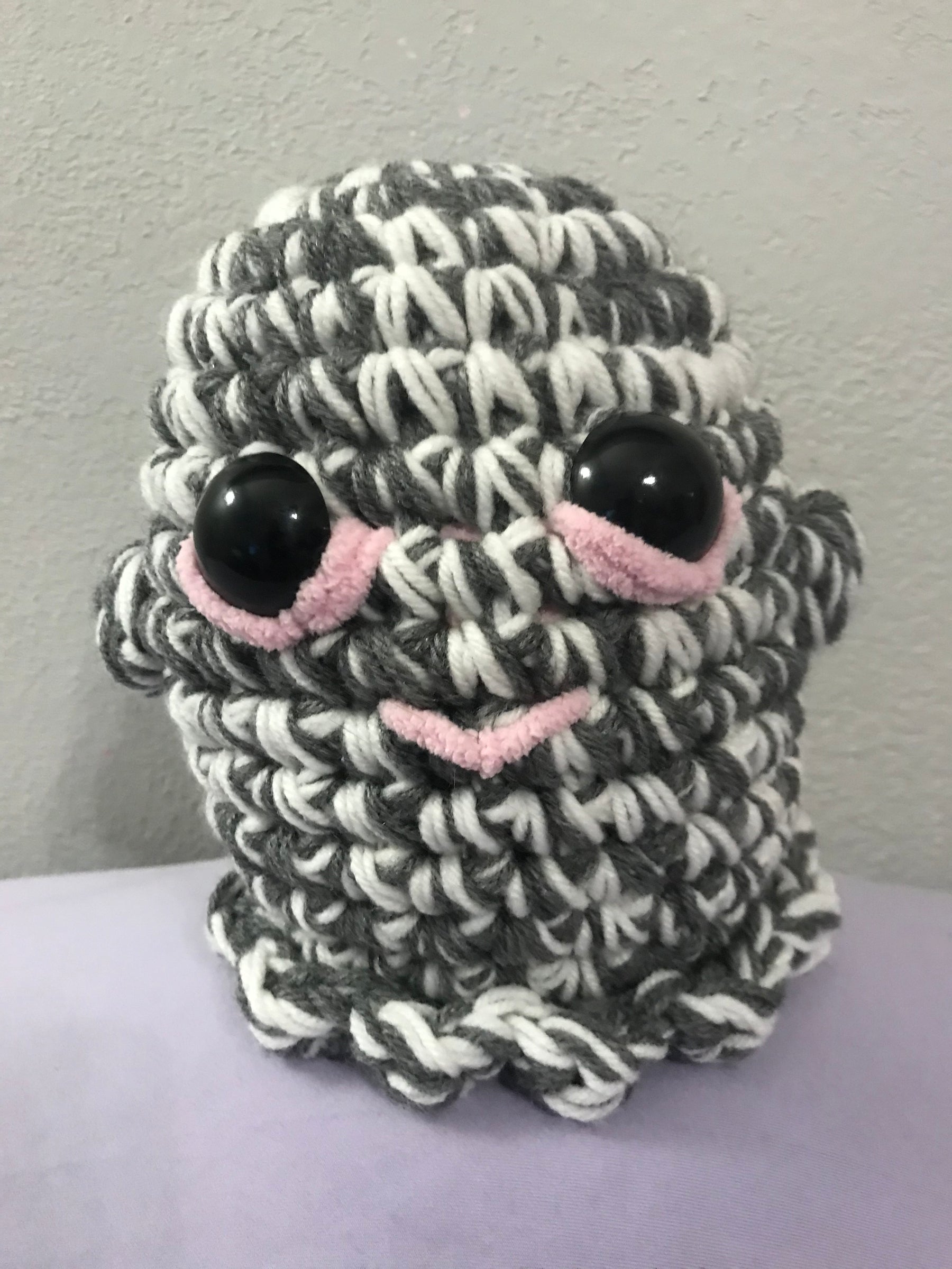 Crochet 8" Gray and White Ghostie SC #113