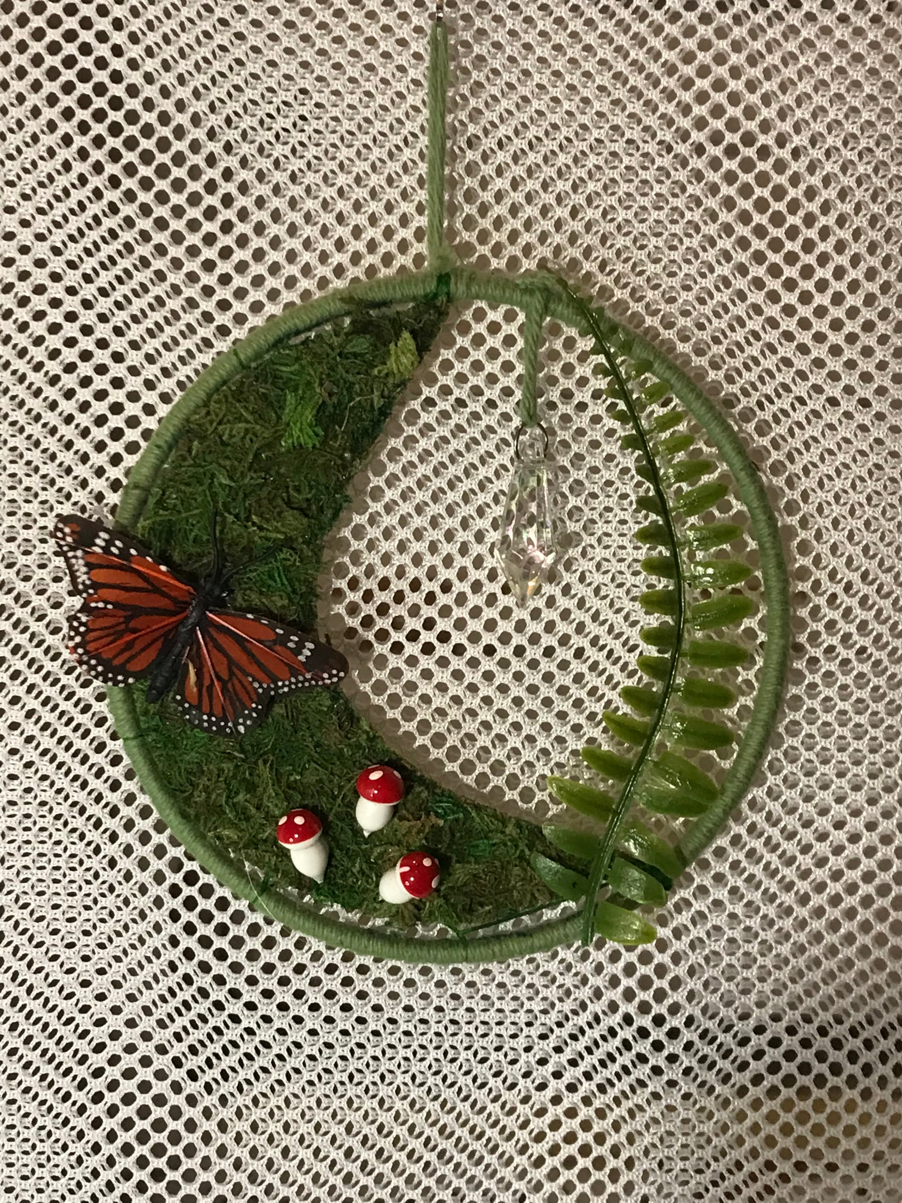 Wall Hanging 6" Mini Moss, Mushroom, Bfly and Crystal SA #53