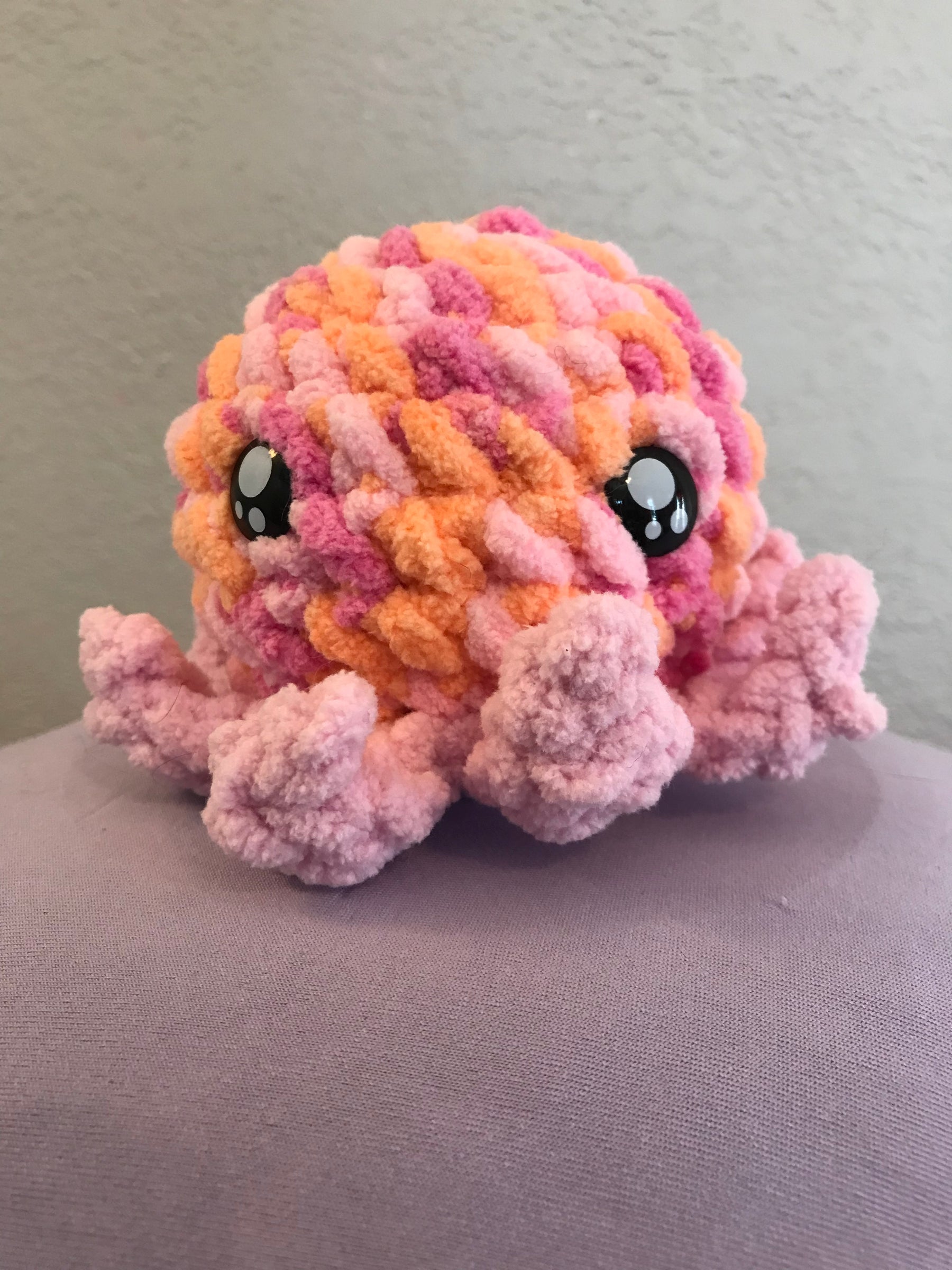 Crochet 3" x 3" Pink Variegated Octopus SC #141