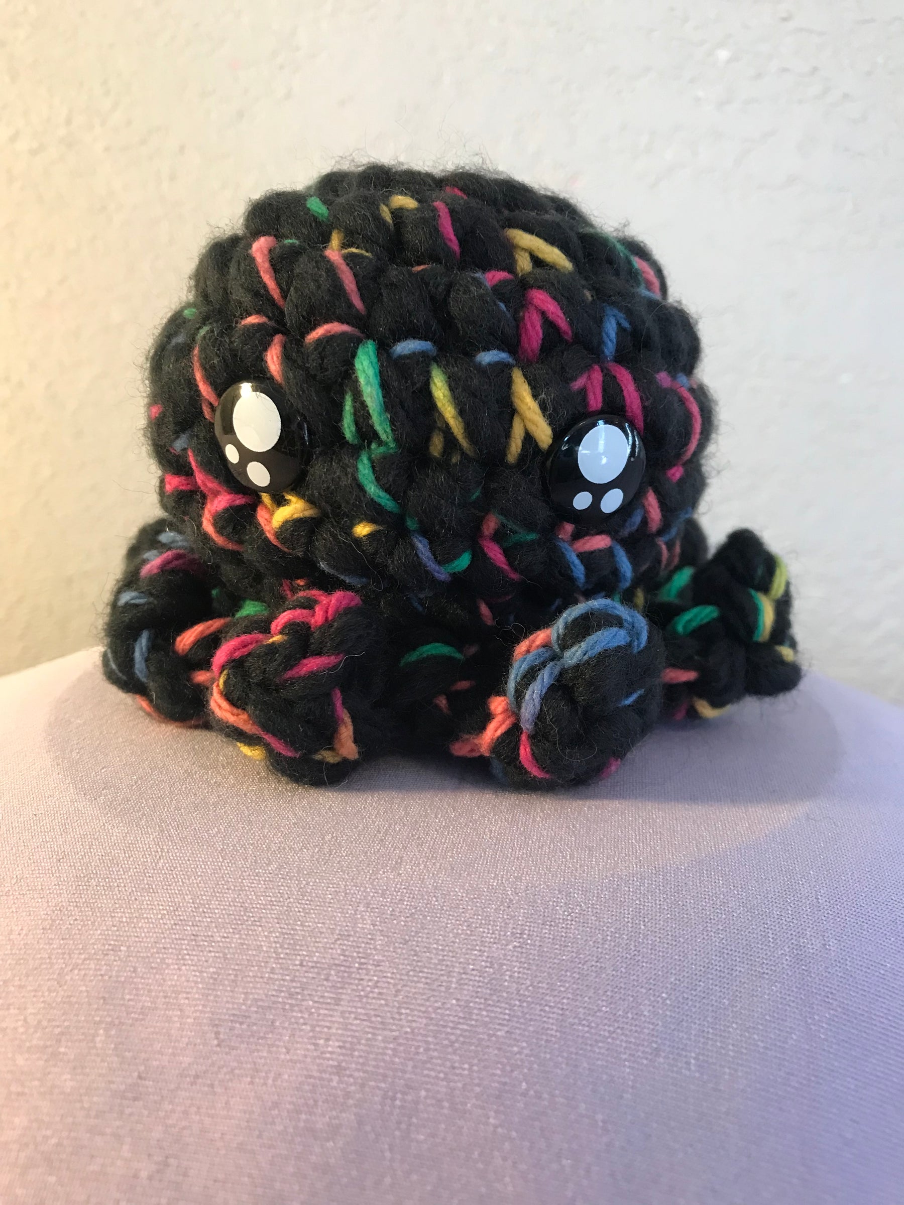 Crochet 3" x 3" Black Variegated Octopus SC #142